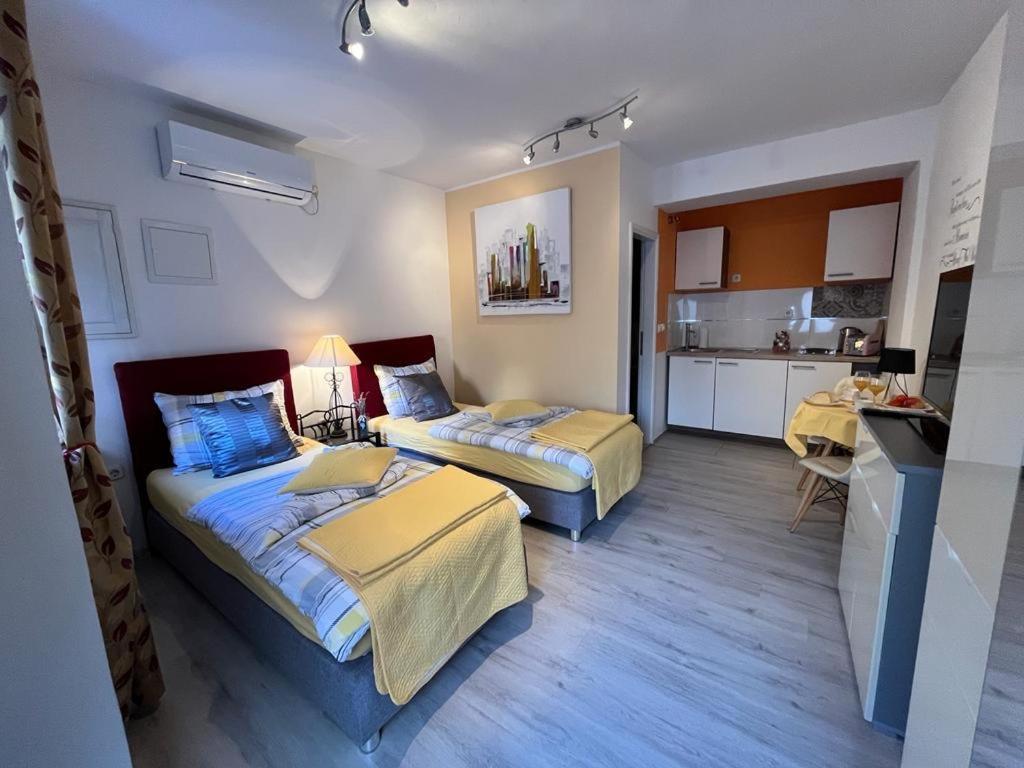 Titius Apartment Скрадин Экстерьер фото